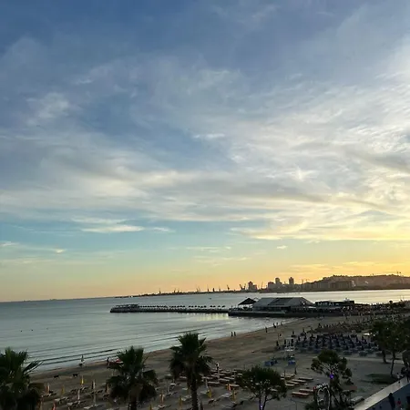 Xhekle Beachside Appartement Durrës